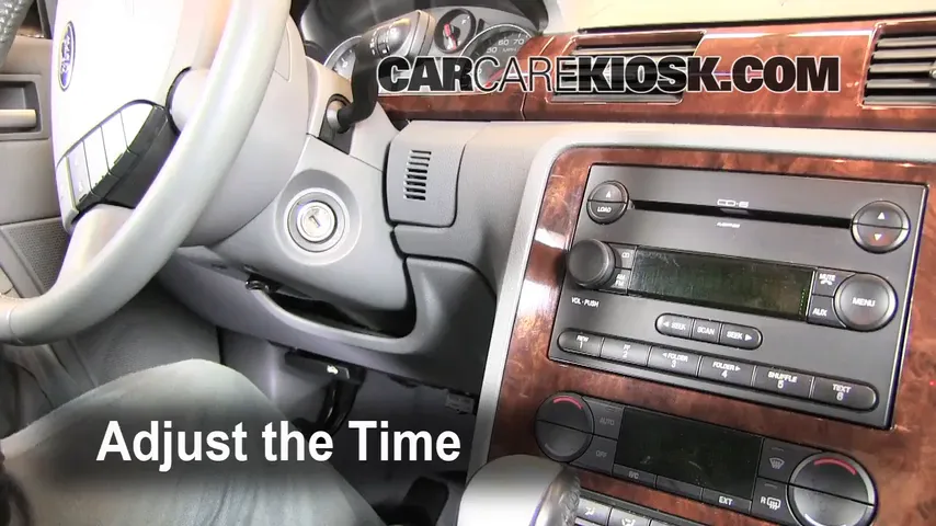 2005 Ford Five Hundred SEL 3.0L V6 Horloge